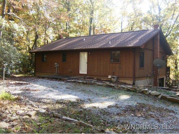 444 Rugged Top Rd., Hendersonville, NC 28792