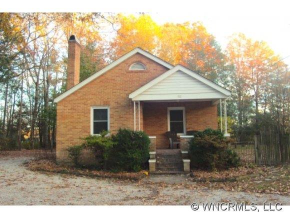1011 Brooklyn Avenue, Hendersonville, NC 28792