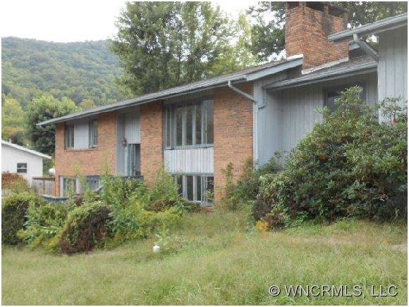 44 Lanning Dr, Waynesville, NC 28786