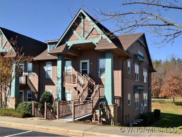 906 Deermouse Way, Hendersonville, NC 28791