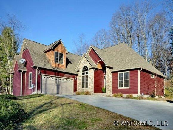 92 Magnolia Farms Dr, Asheville, NC 28806