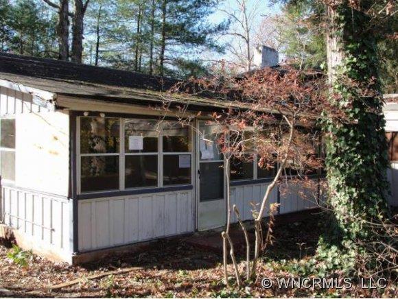 87 Mountain Home Street, Hendersonville, NC 28791