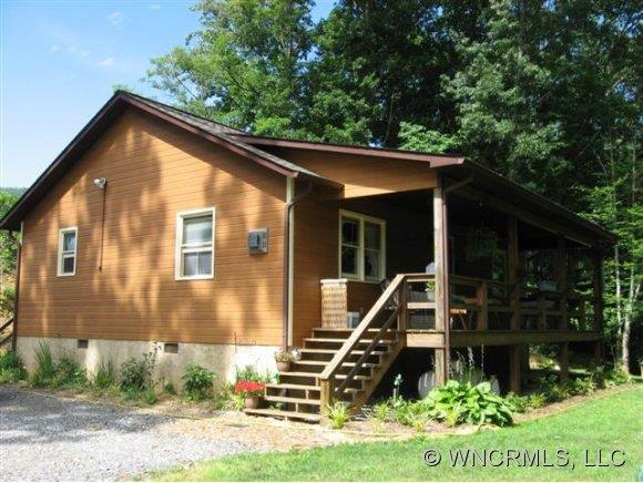 122 Jack Straw Lane, Burnsville, NC 28714