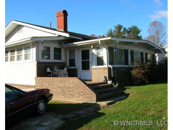 49 Wickens Drive, Hendersonville, NC 28791