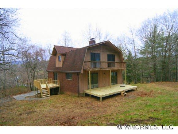 3276 Howard Gap Road, Hendersonville, NC 28792
