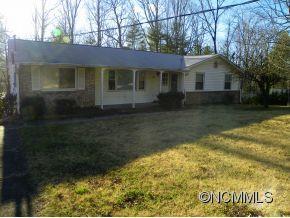 91 Sunset Vista Rd., Hendersonville, NC 28792