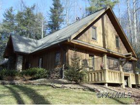 926 Davis Mountain Rd, Hendersonville, NC 28739