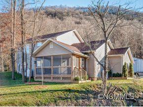 31 Skipping Stone Way, Waynesville, NC 28786