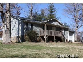 4 Barclay Road, Candler, NC 28715