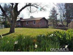 77 Cedar Creek Drive, Hendersonville, NC 28792