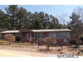 182 Blythewood Dr., Hendersonville, NC 28792