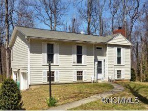 1100 Davis Mtn Road, Hendersonville, NC 28739