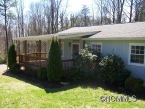 39 Rolling Oaks Dr., Asheville, NC 28806