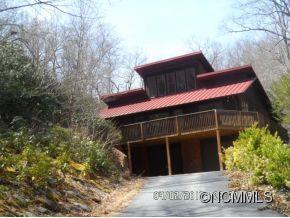 98 Fair Hollow Ln., Hendersonville, NC 28792