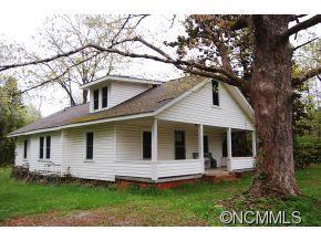 818 Gridley Rd., Hendersonville, NC 28739