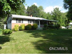 14 Douglas Road, Asheville, NC 28806