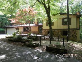 7 Creek Hollow Ln., Hendersonville, NC 28792