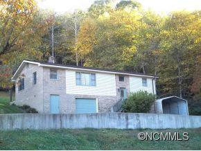 312 Pearl Ln., Hendersonville, NC 28739