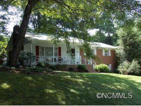 122 Arthur Lane, Hendersonville, NC 28791