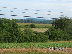 410 Turn Pike Rd, Mills River, NC 28759