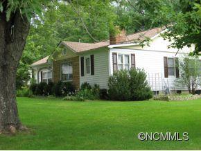 20 Orchard Street, Burnsville, NC 28714