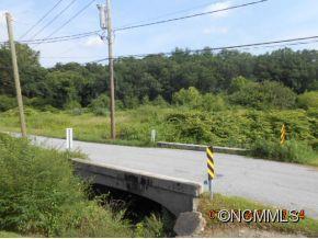 9999 Tracy Grove Rd., Hendersonville, NC 28792