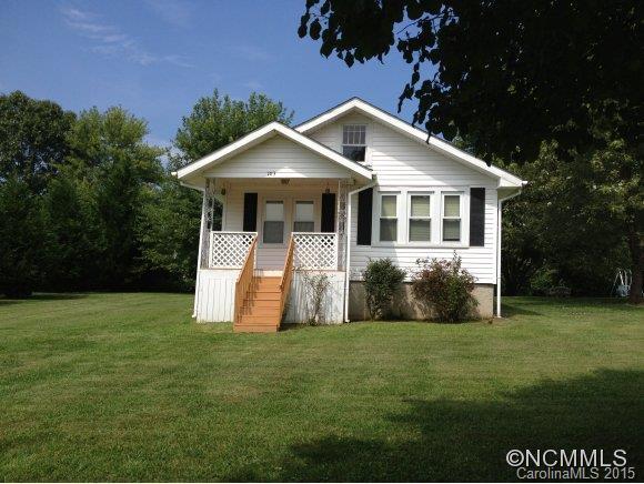 103 Holly Tree Circle, Hendersonville, NC 28792