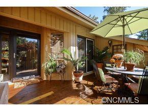 105 White Oak Drive, Hendersonville, NC 28791