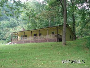 24 Hardwood Road, Burnsville, NC 26640