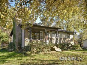 12 Sunset Dr, Swannanoa, NC 28778