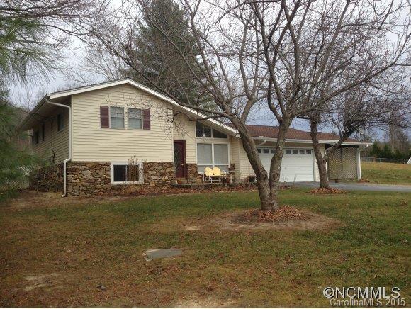 3191 N. Clear Creek Rd., Hendersonville, NC 28792