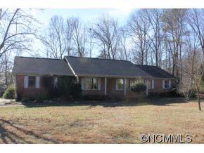 136 Foxbriar Drive, Columbus, NC 28722