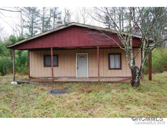 315 Huggins Rd, Tuxedo, NC 28784