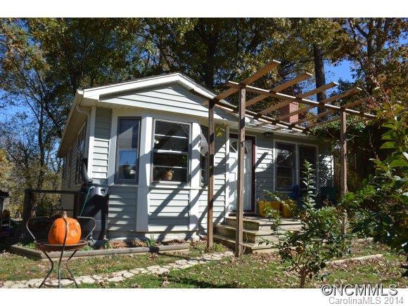 27 Massey Rd, Asheville, NC 28804