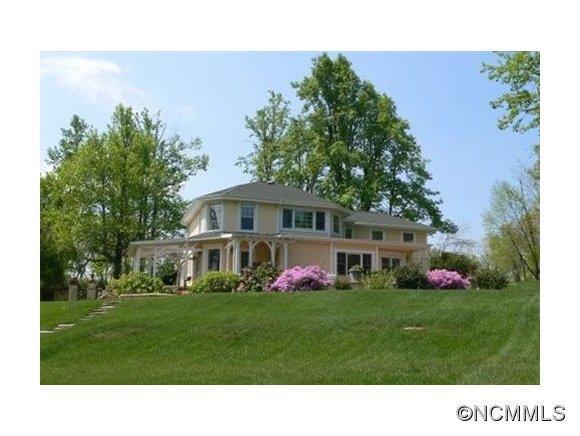 101 Beechwood Circle, Hendersonville, NC 28739