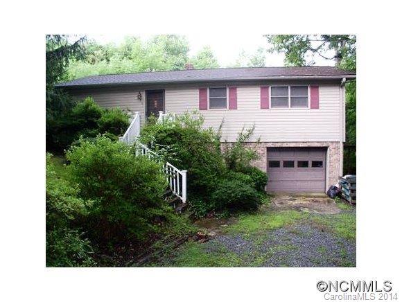 100 Old Roper Road, Hendersonville, NC 28791