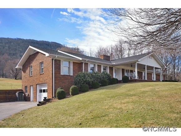 395 Hugh Massie Road, Waynesville, NC 28786