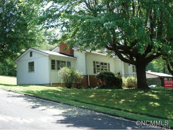 15 Chestnut St., Weaverville, NC 28787
