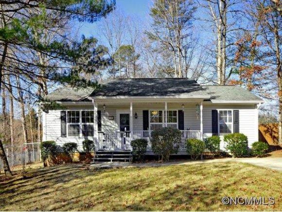 561 Oak Hill Court, Hendersonville, NC 28739