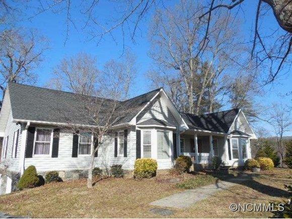 935 Fruitland Road, Hendersonville, NC 28792