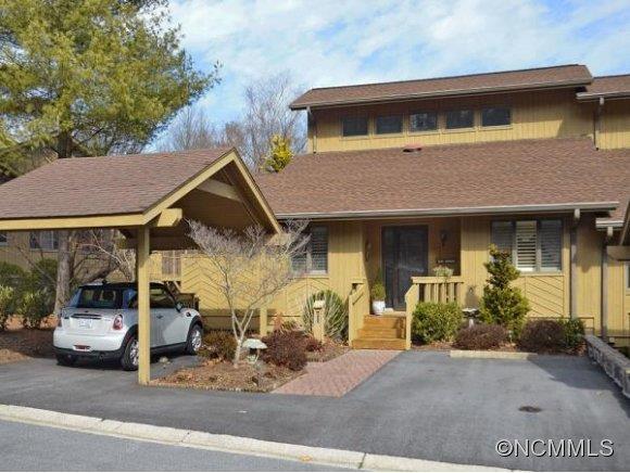 1005 Red Oak Drive, Hendersonville, NC 28791