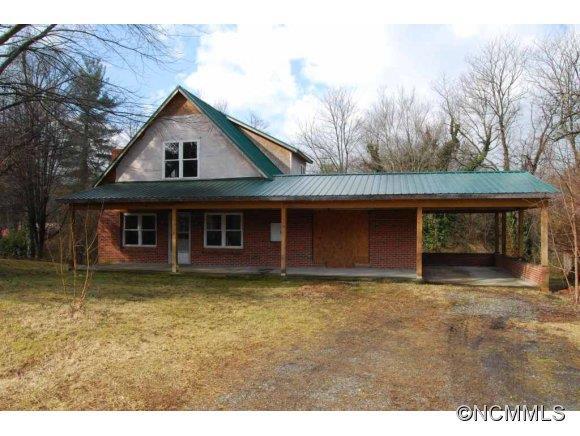 70 Sycamore Cir, Mountain Home, NC 28758