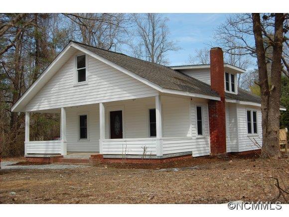 818 Gridley Rd., Hendersonville, NC 28739