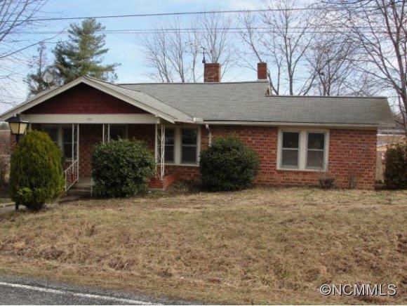 320 Mills Street, East Flat Rock, NC 28726