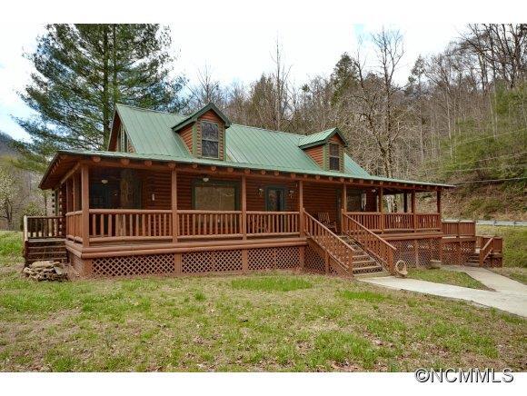 24 Freeman Knolls Drive, Hendersonville, NC 28792