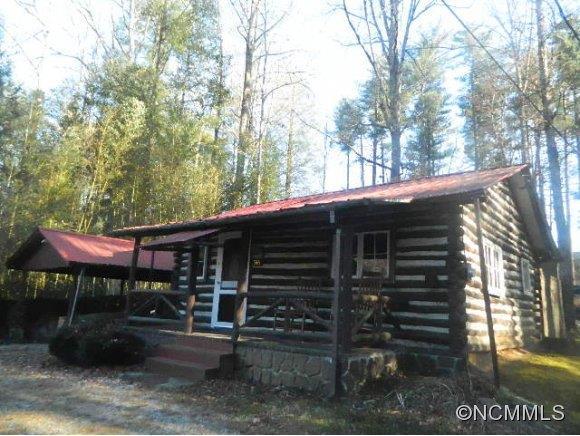 546 Waddell Drive, Hendersonville, NC 28792