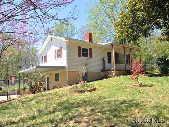 18 Old Oak Hill Road, Candler, NC 28715