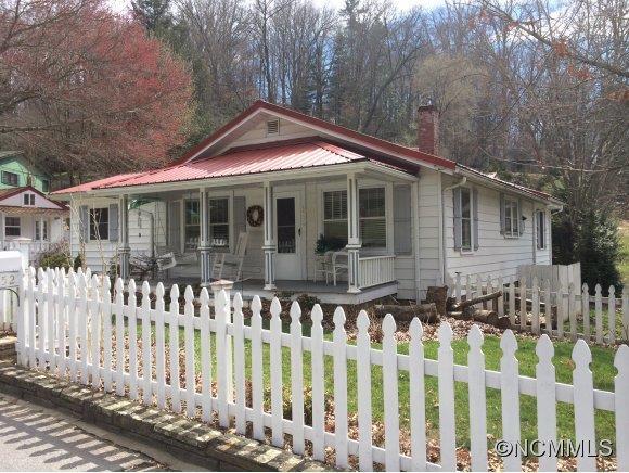 152 E Marshall, Waynesville, NC 28786