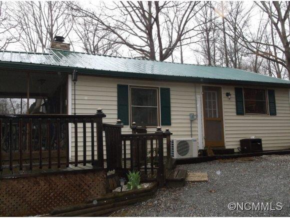 72 Appalachian Ave, Hendersonville, NC 28792