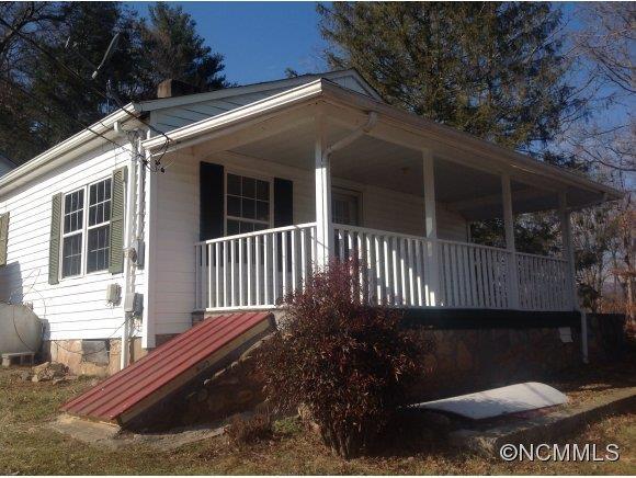 1086 East St., Waynesville, NC 28786